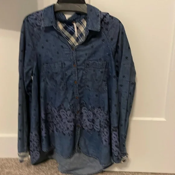 Cute long sleeve shirt by free people - Picture 1 of 9